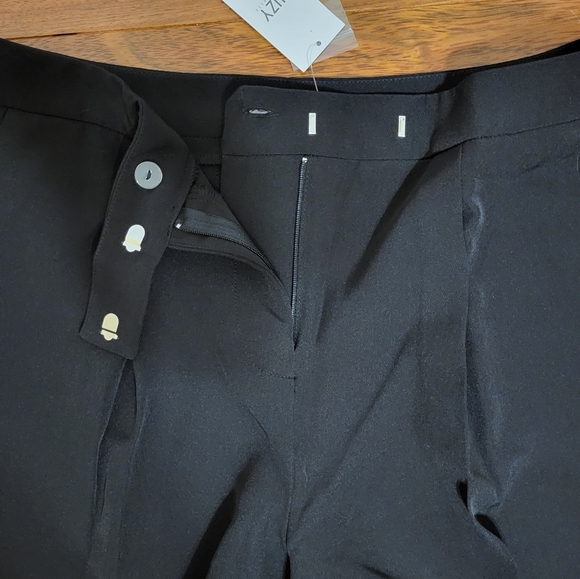 NWT pleated trouser short - Picture 7 of 10